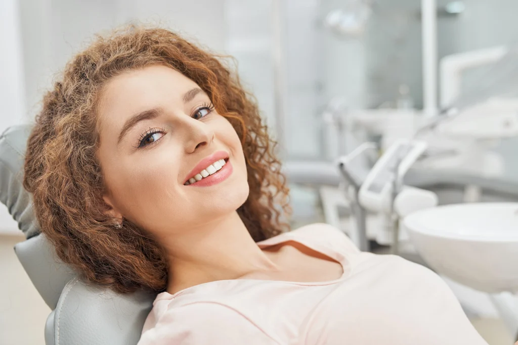 pazziente femminile sorridente